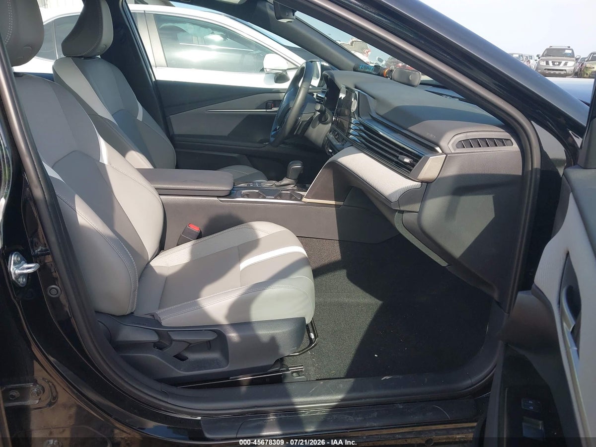 2025 TOYOTA CAMRY SE — снимка 5