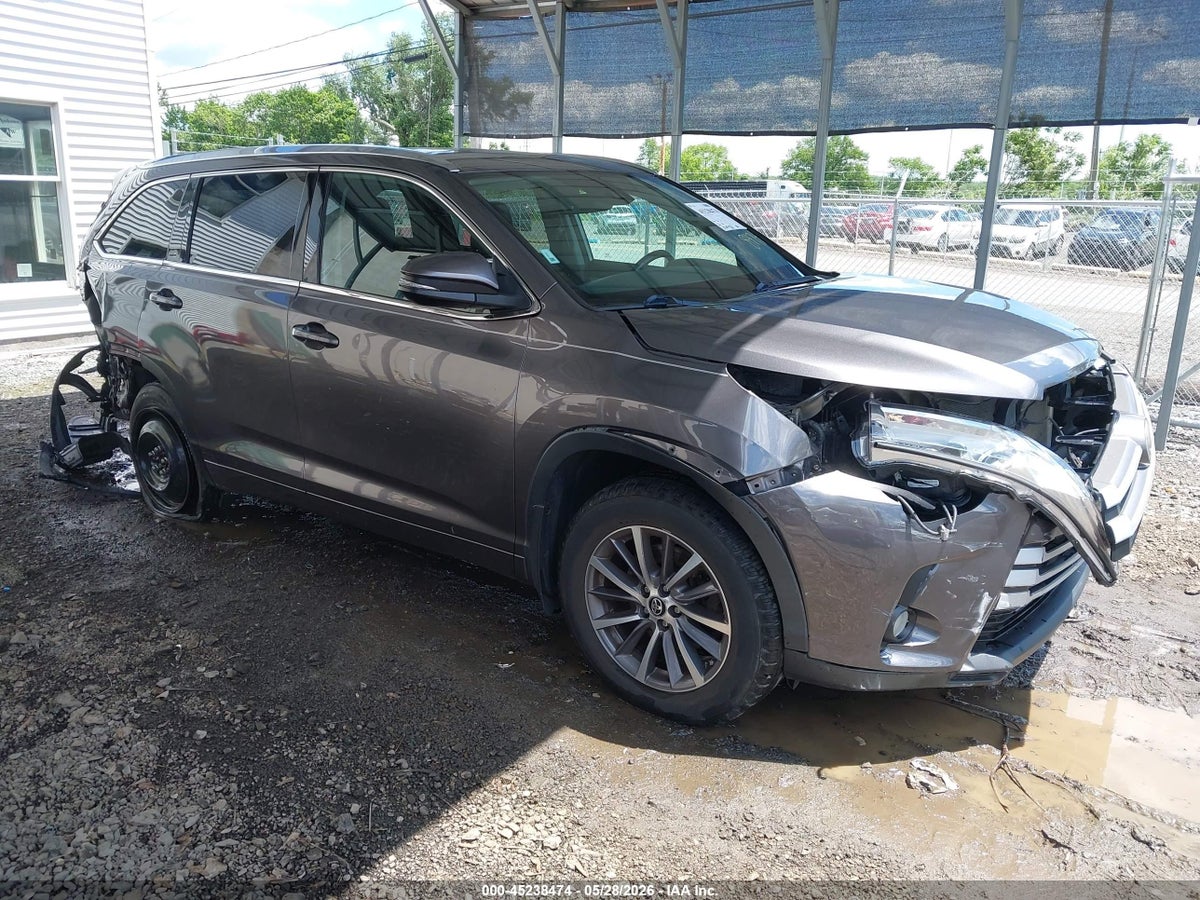 2018 TOYOTA HIGHLANDER XLE