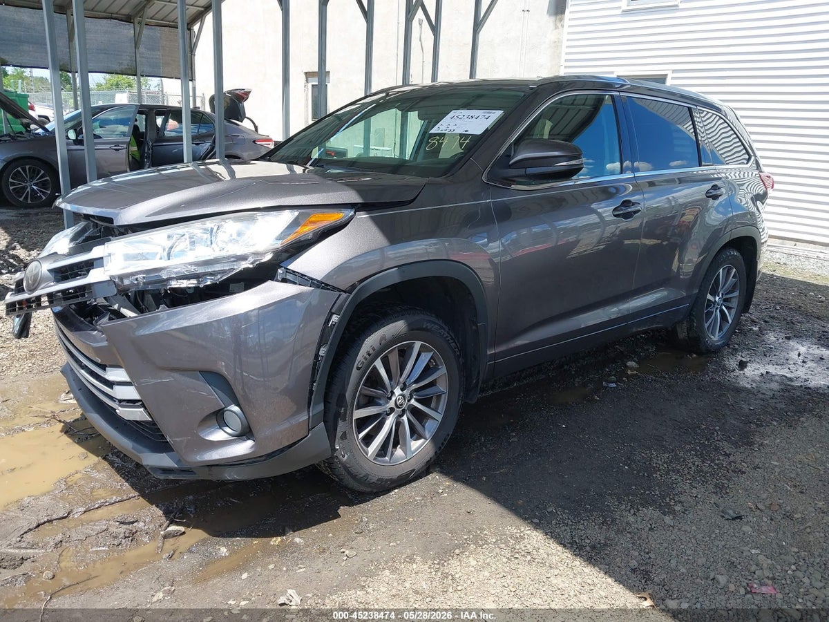 2018 TOYOTA HIGHLANDER XLE — снимка 2