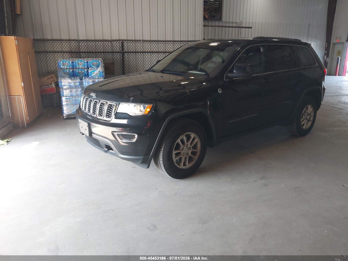 2019 JEEP GRAND CHEROKEE LAREDO E 4X4 — снимка 2