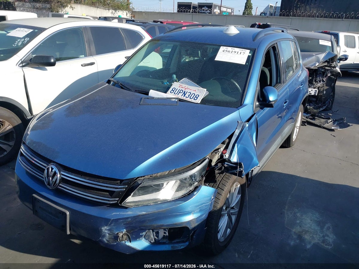 2017 VOLKSWAGEN TIGUAN 2.0T/2.0T S — снимка 2