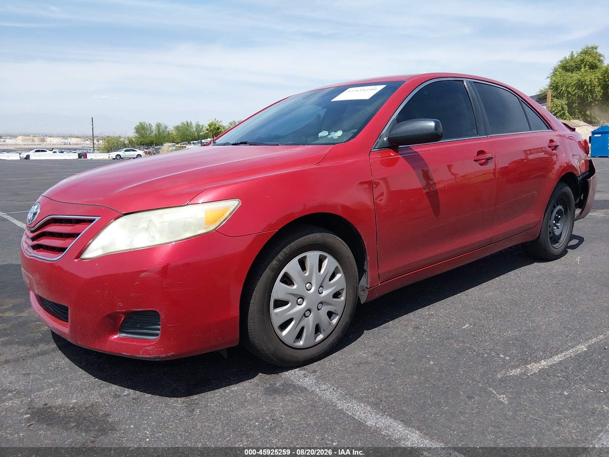 2010 TOYOTA CAMRY LE — снимка 2