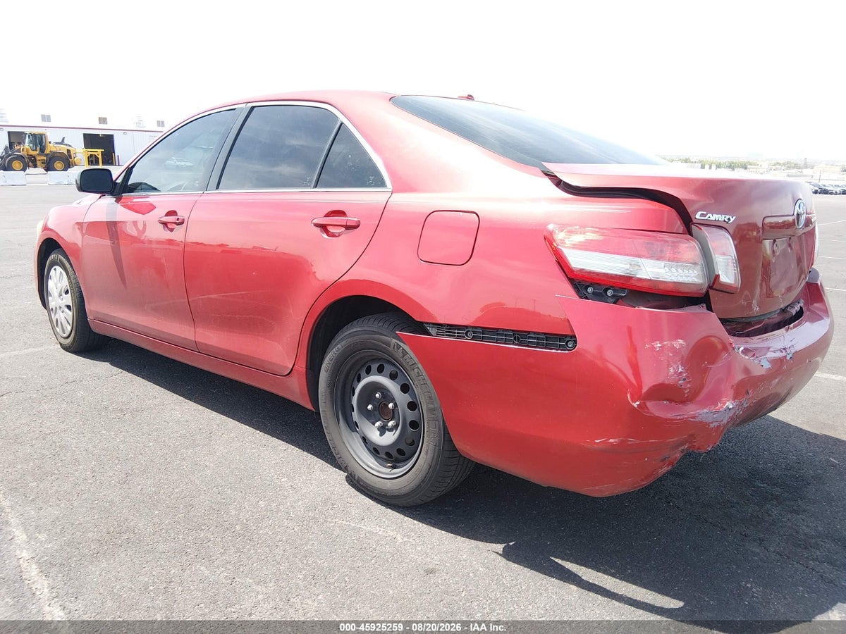 2010 TOYOTA CAMRY LE — снимка 3
