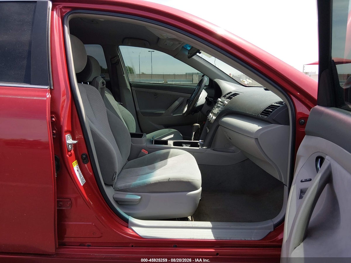 2010 TOYOTA CAMRY LE — снимка 5