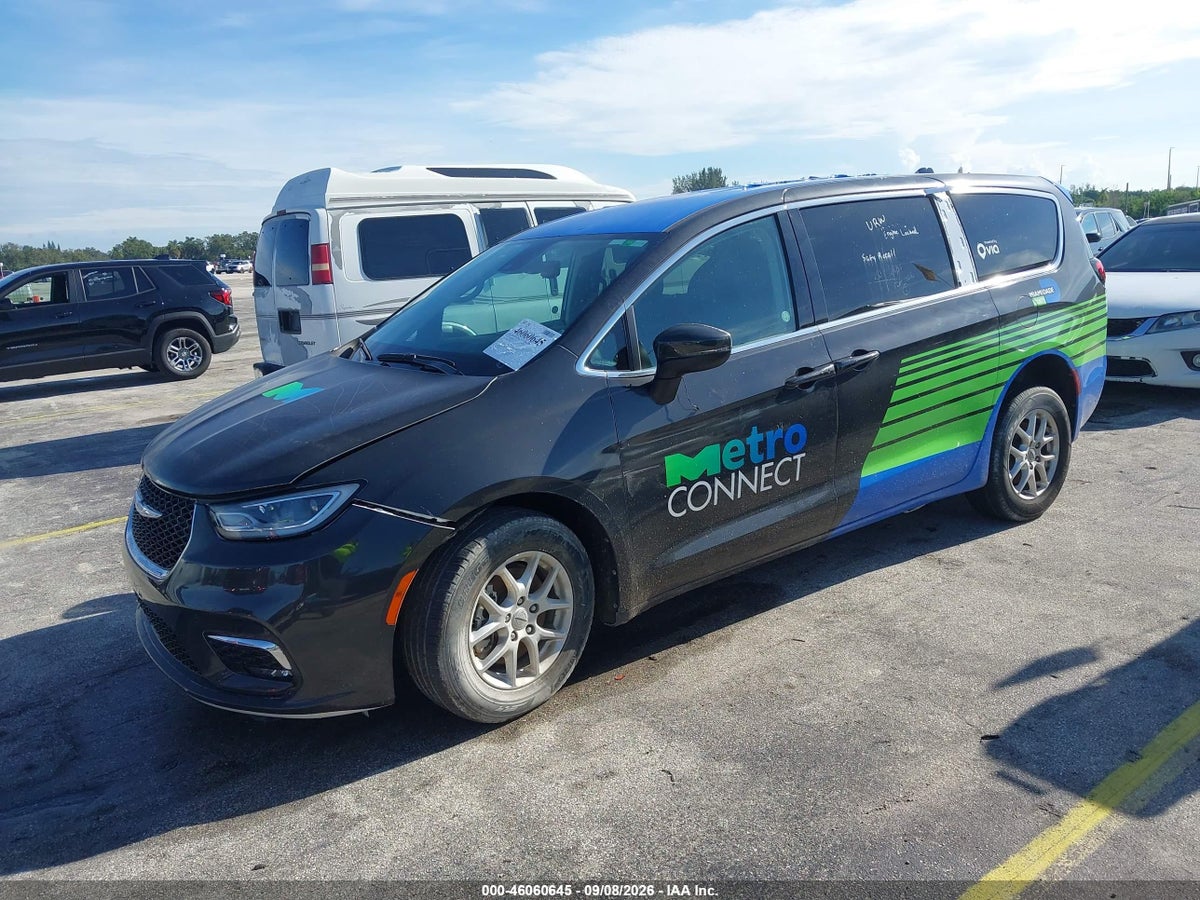 2023 CHRYSLER PACIFICA TOURING L — снимка 2