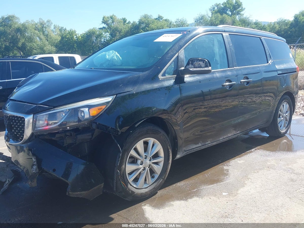 2017 KIA SEDONA LX — снимка 2