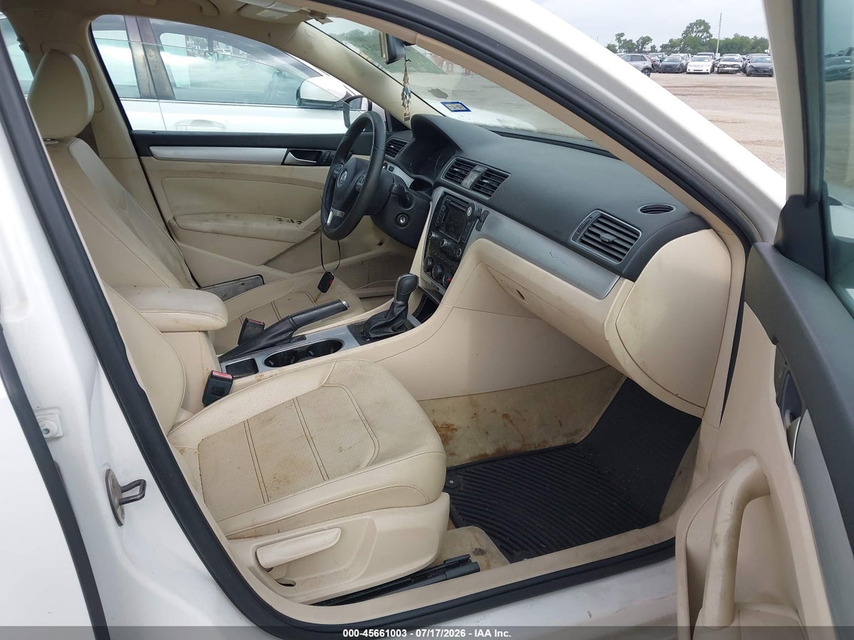 2013 VOLKSWAGEN PASSAT 2.5L SE — снимка 5
