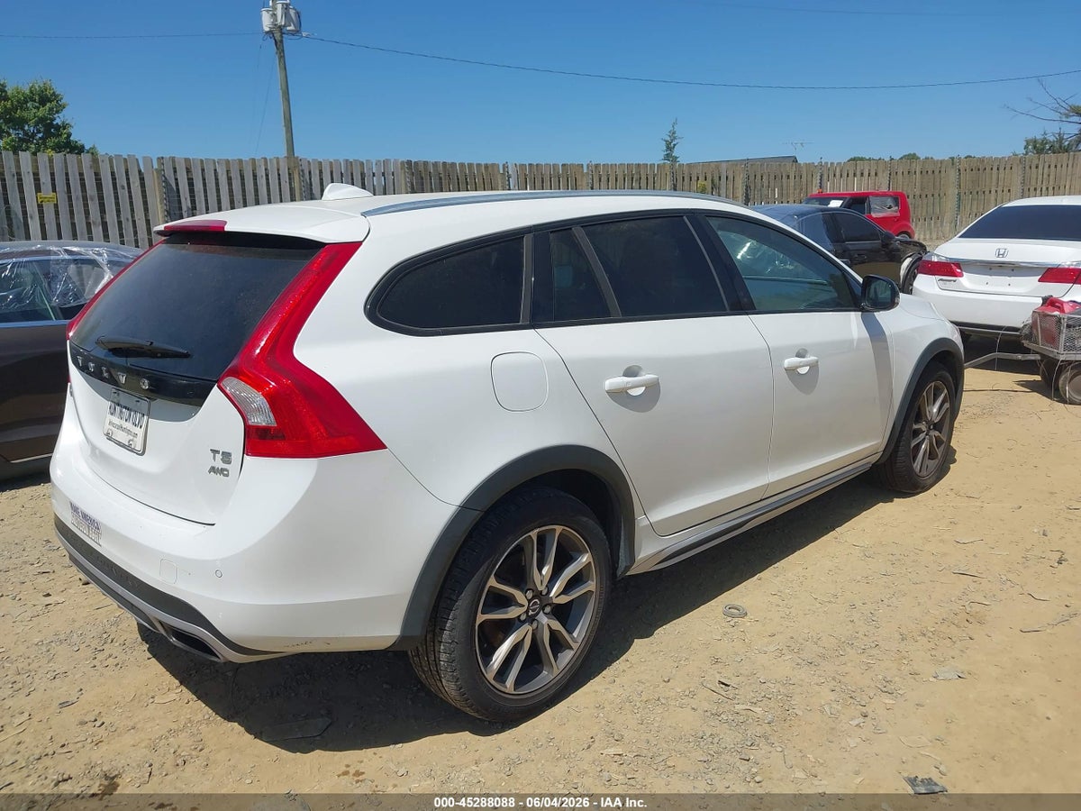 2016 VOLVO V60 CROSS COUNTRY T5 — снимка 4