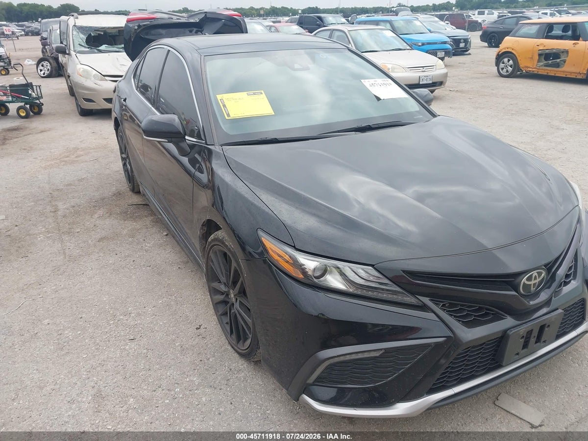 2022 TOYOTA CAMRY XSE
