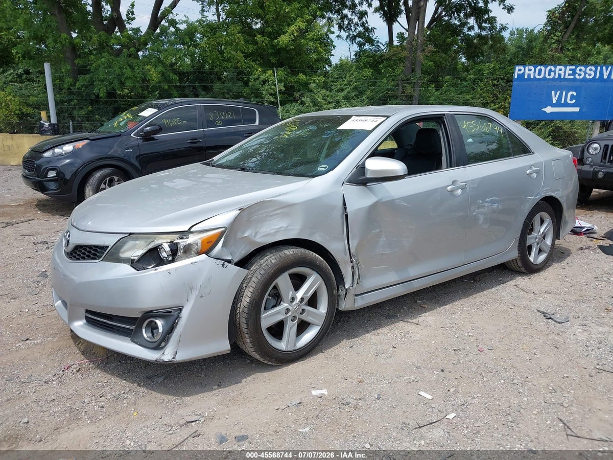 2014 TOYOTA CAMRY SE — снимка 2