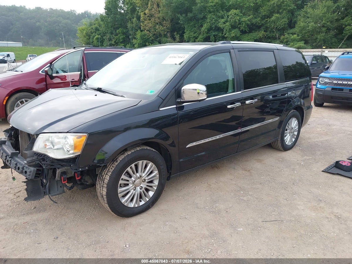 2012 CHRYSLER TOWN & COUNTRY LIMITED — снимка 2