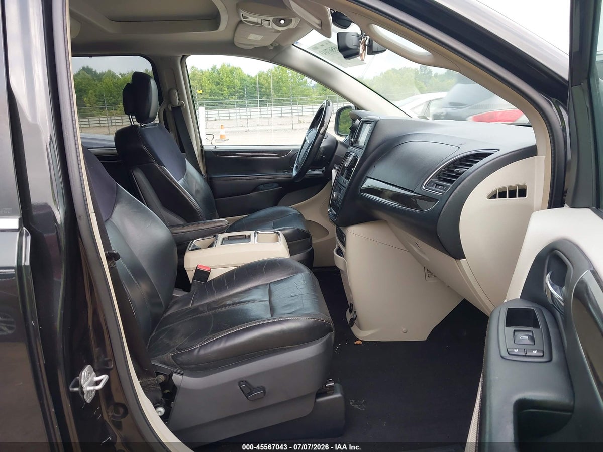 2012 CHRYSLER TOWN & COUNTRY LIMITED — снимка 5