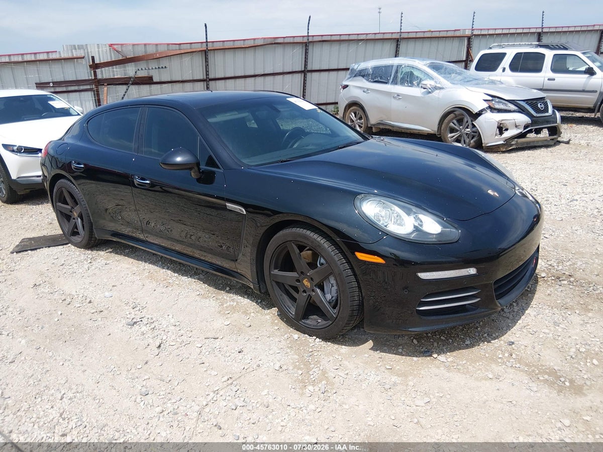 2014 PORSCHE PANAMERA 4