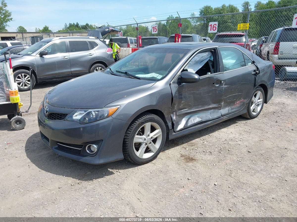 2014 TOYOTA CAMRY SE — снимка 2