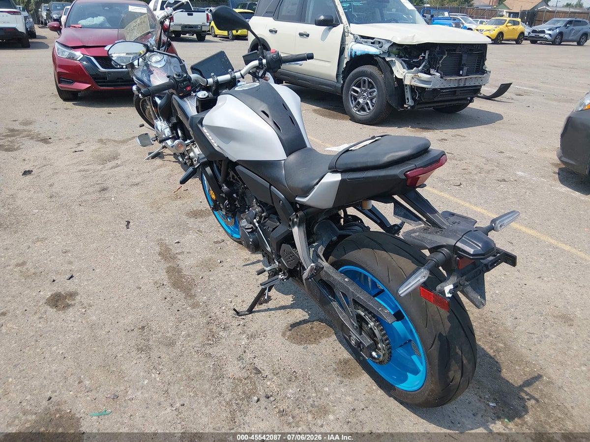 2026 YAMAHA MTN690 — снимка 3