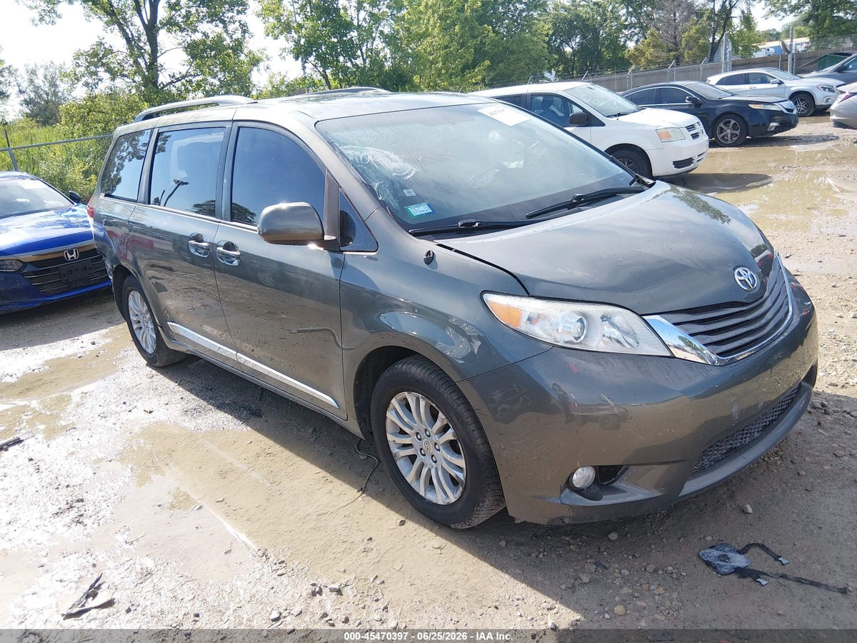 2011 TOYOTA SIENNA XLE V6