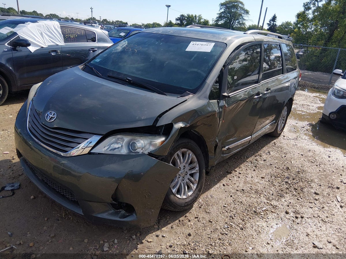 2011 TOYOTA SIENNA XLE V6 — снимка 2