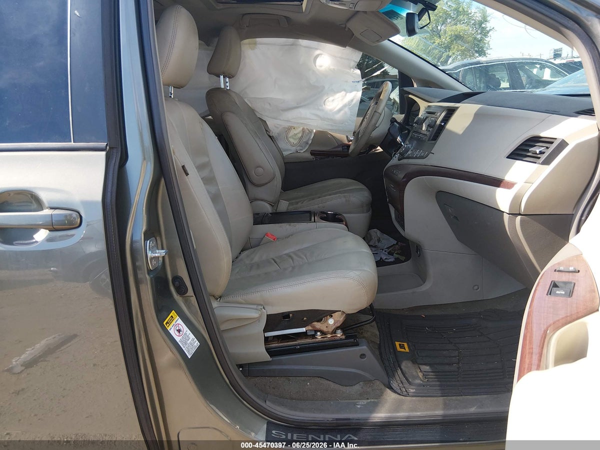 2011 TOYOTA SIENNA XLE V6 — снимка 5