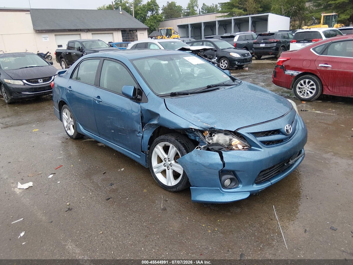 2013 TOYOTA COROLLA S/LE