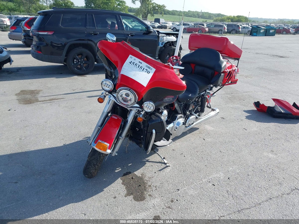 2010 HARLEY-DAVIDSON FLHTK — снимка 2