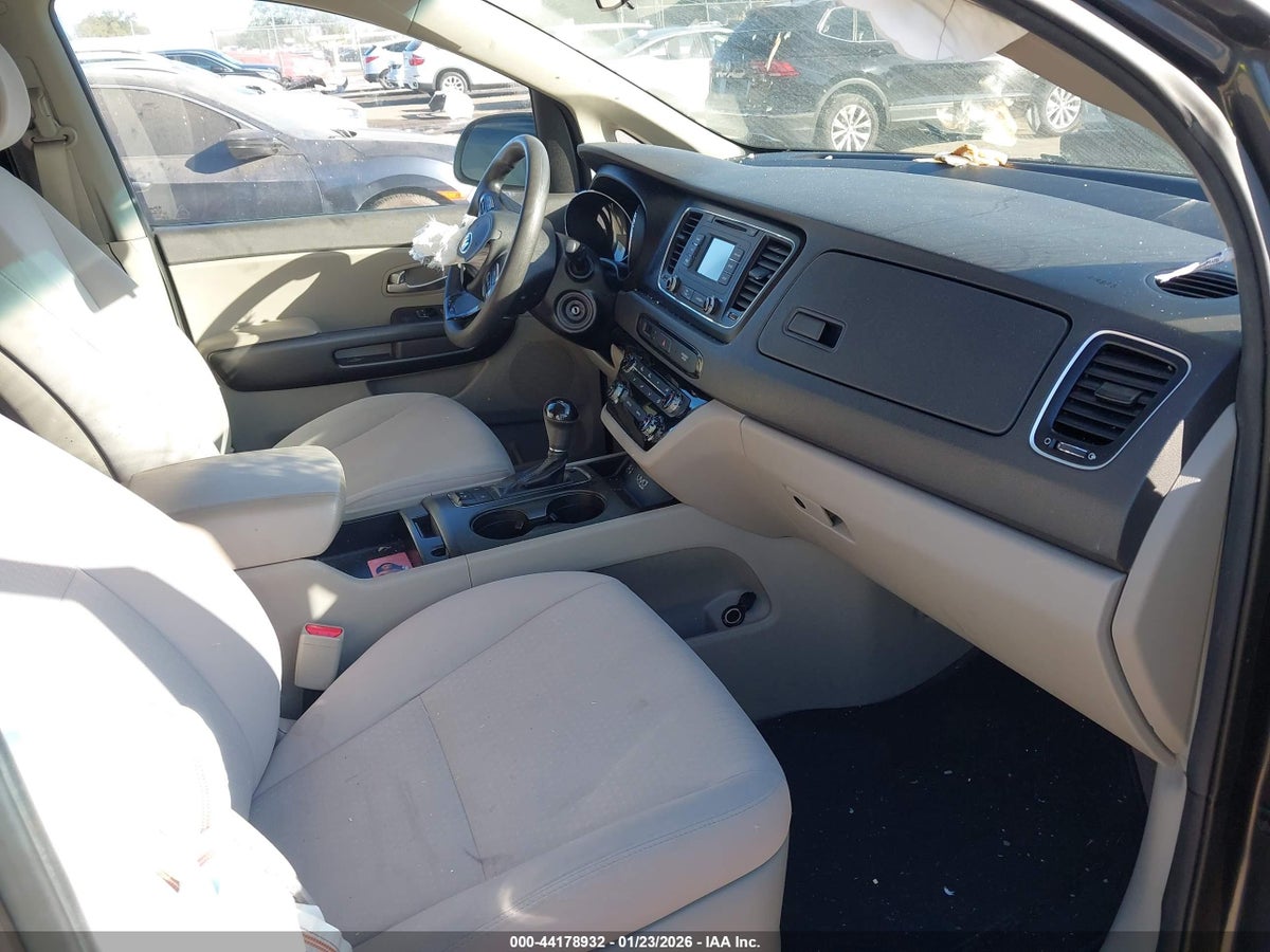 2016 KIA SEDONA LX — снимка 5