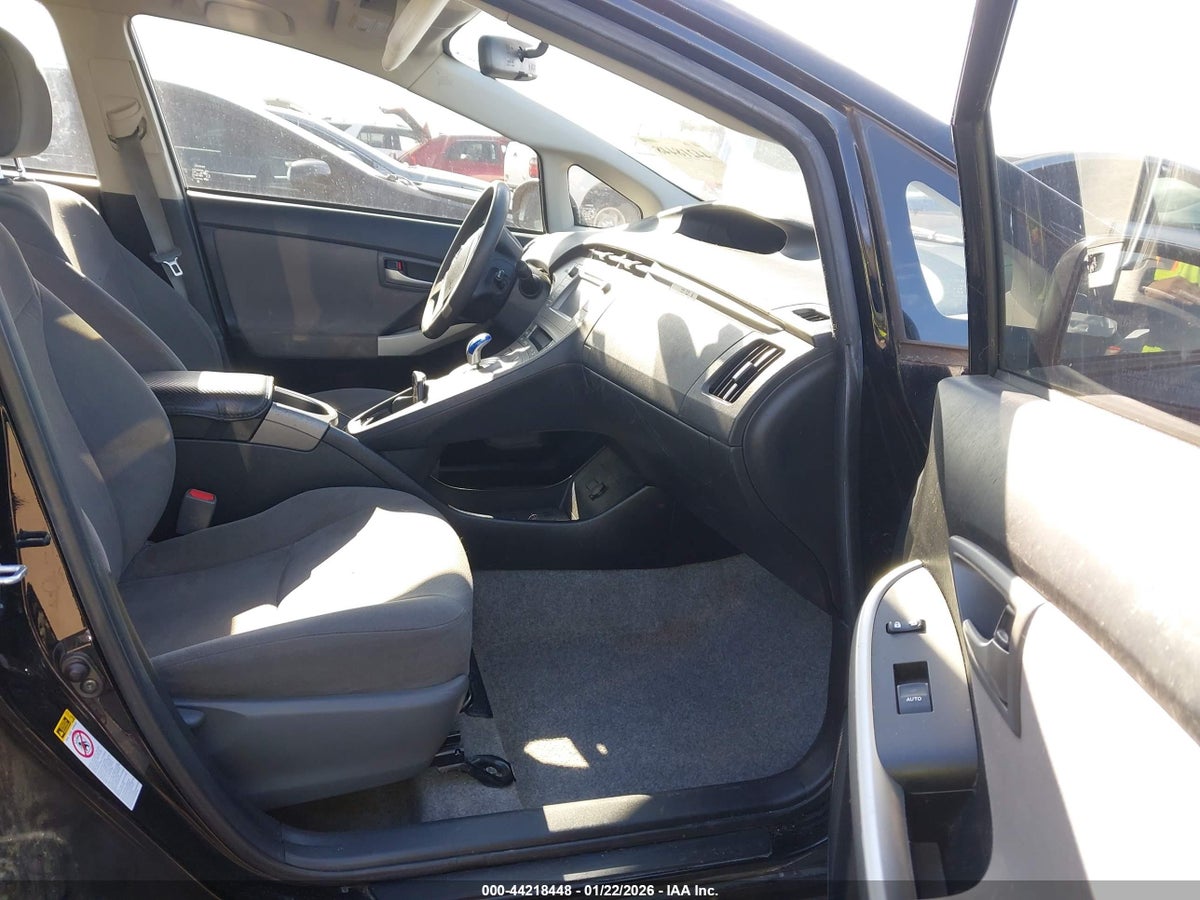 2015 TOYOTA PRIUS TWO — снимка 5
