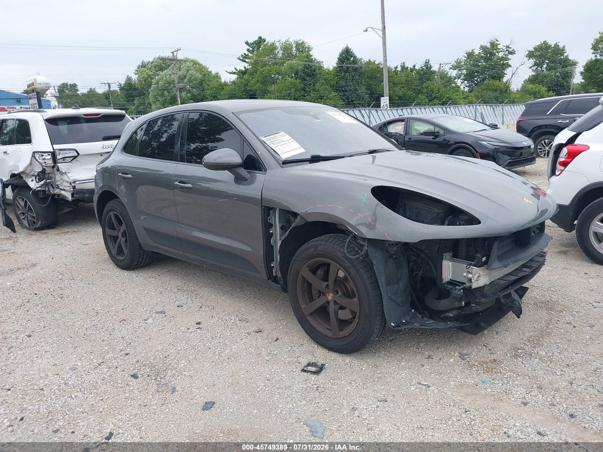 2018 PORSCHE MACAN