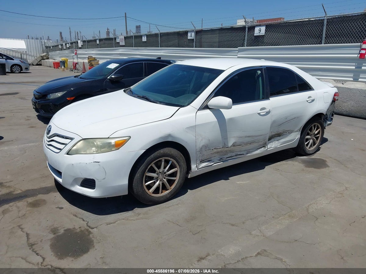 2011 TOYOTA CAMRY — снимка 2