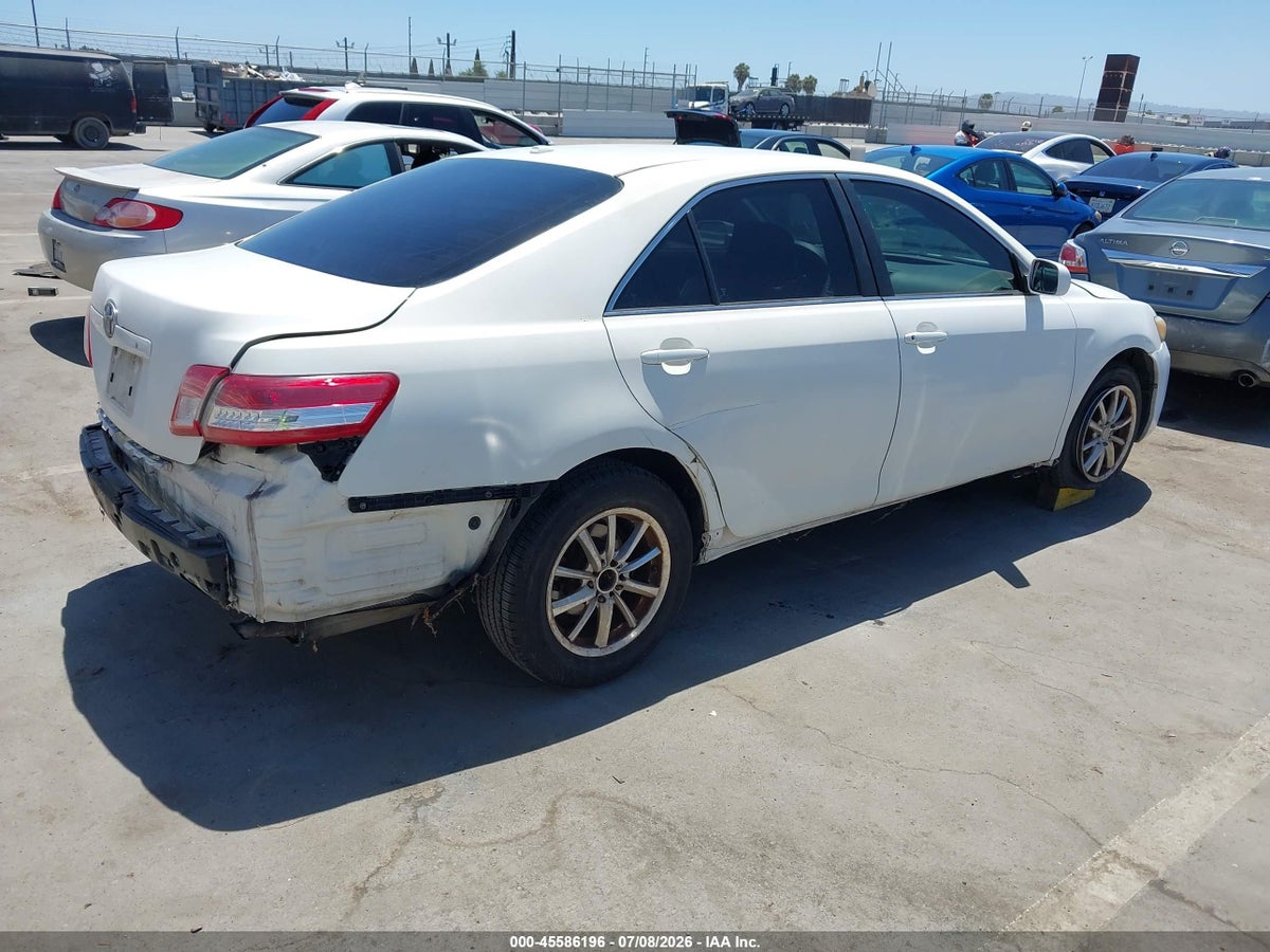 2011 TOYOTA CAMRY — снимка 4