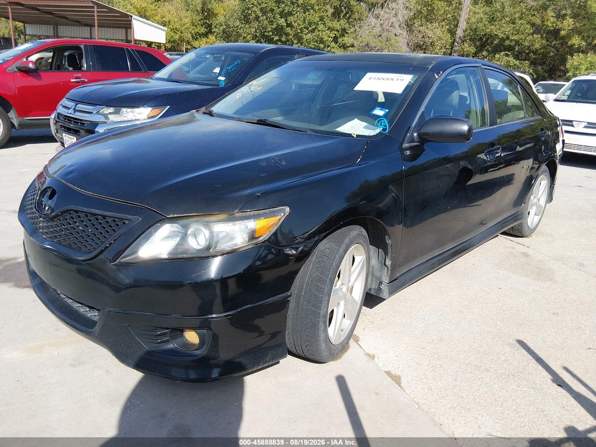 2011 TOYOTA CAMRY SE — снимка 2