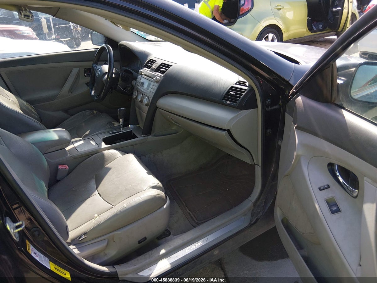 2011 TOYOTA CAMRY SE — снимка 5