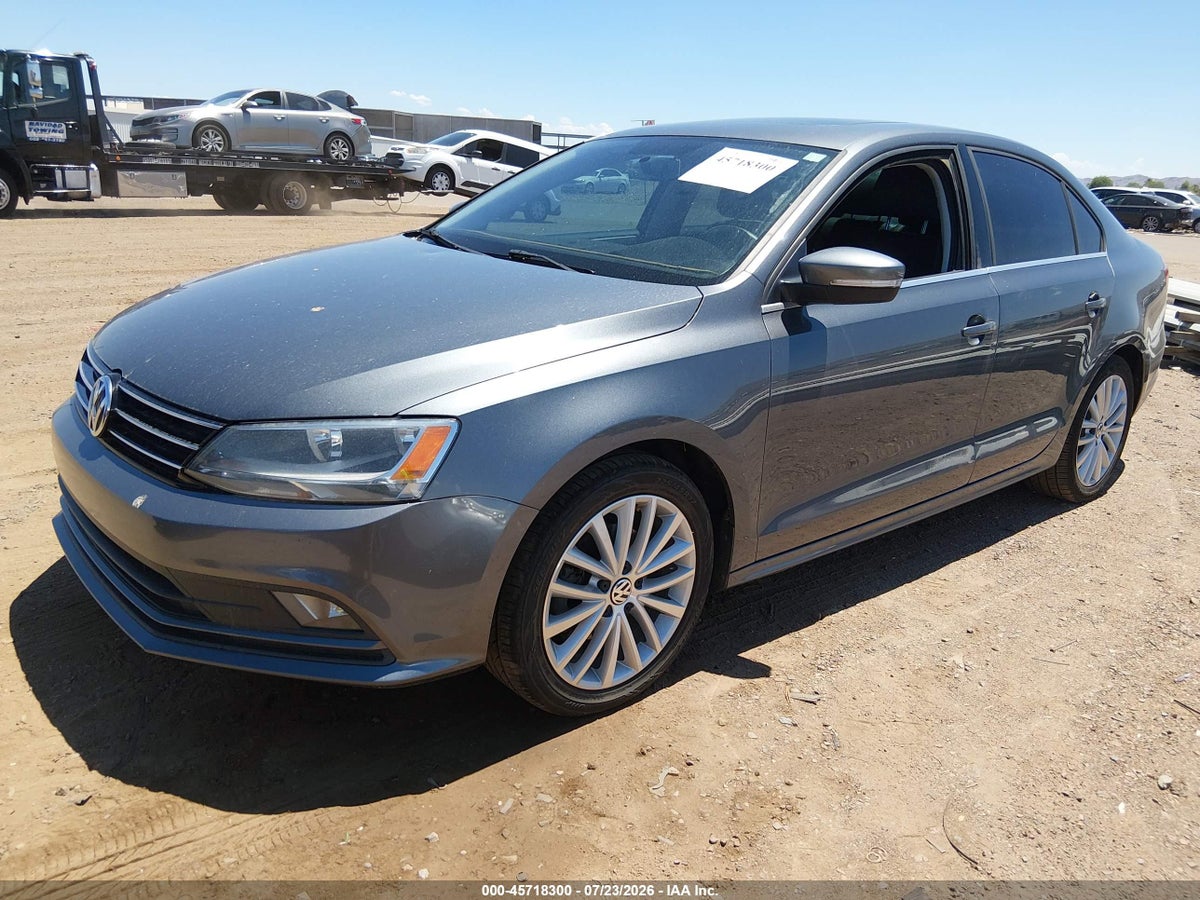 2015 VOLKSWAGEN JETTA 1.8T SE — снимка 2