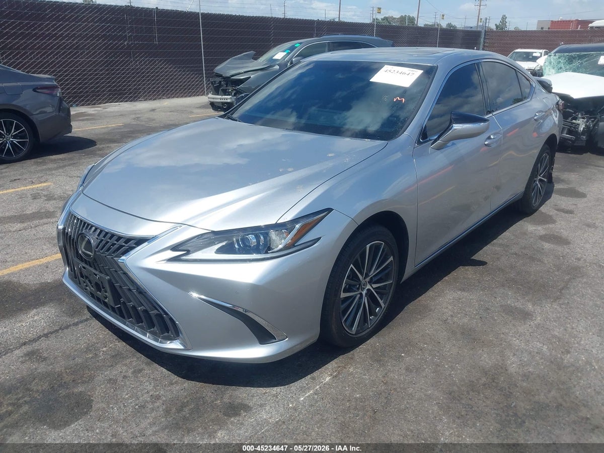 2025 LEXUS ES 300H — снимка 2