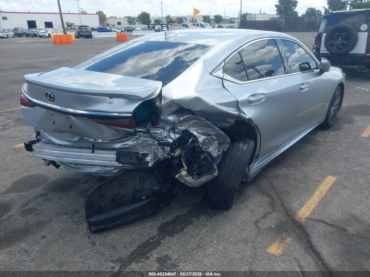 2025 LEXUS ES 300H — снимка 4