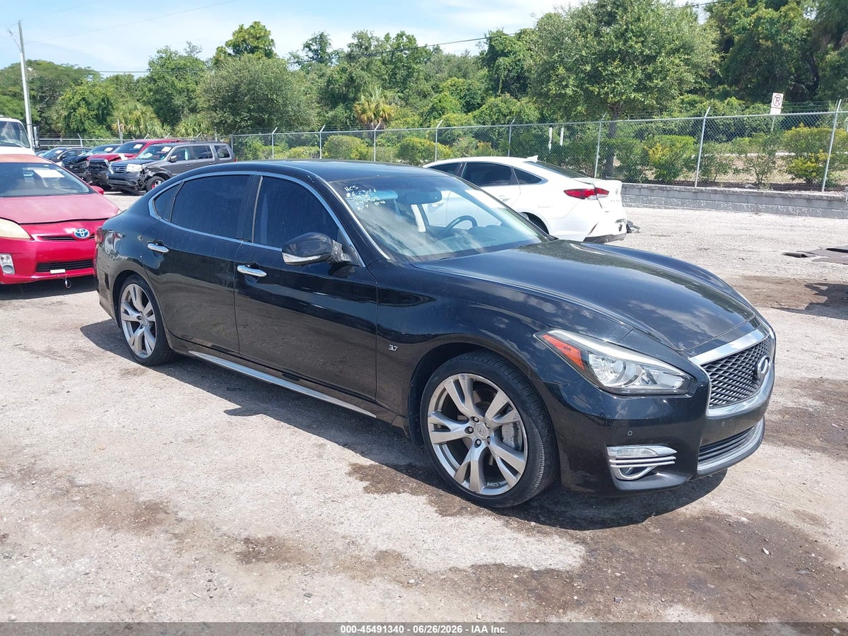 2018 INFINITI Q70L 3.7 LUXE