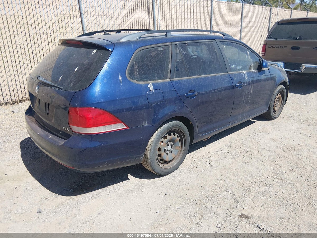 2011 VOLKSWAGEN JETTA SPORTWAGEN 2.5L S — снимка 4