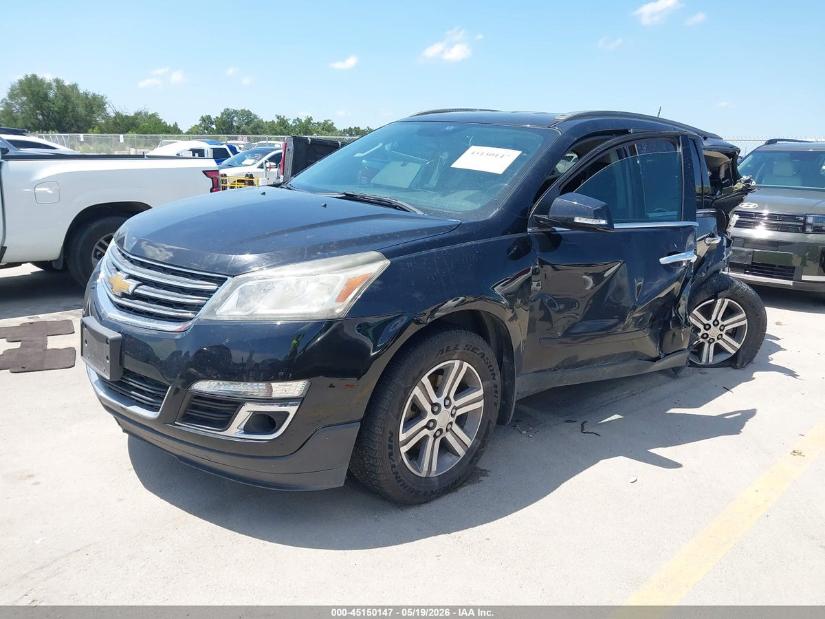 2017 CHEVROLET TRAVERSE 2LT — снимка 2