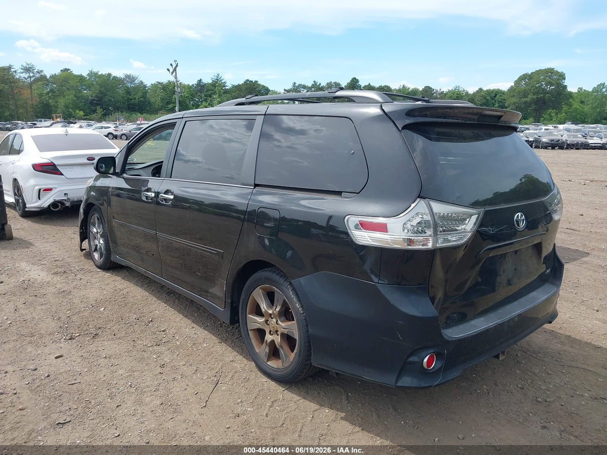 2013 TOYOTA SIENNA SE 8 PASSENGER — снимка 3