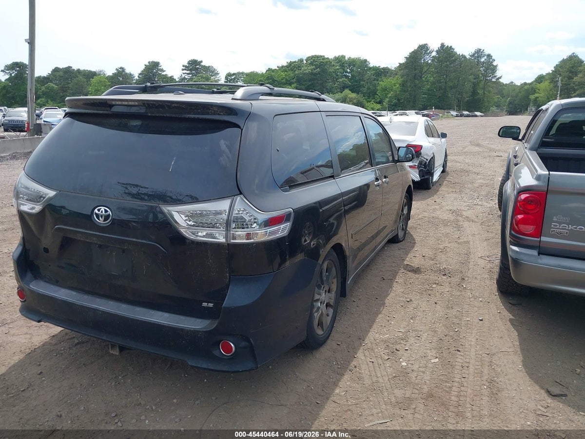 2013 TOYOTA SIENNA SE 8 PASSENGER — снимка 4