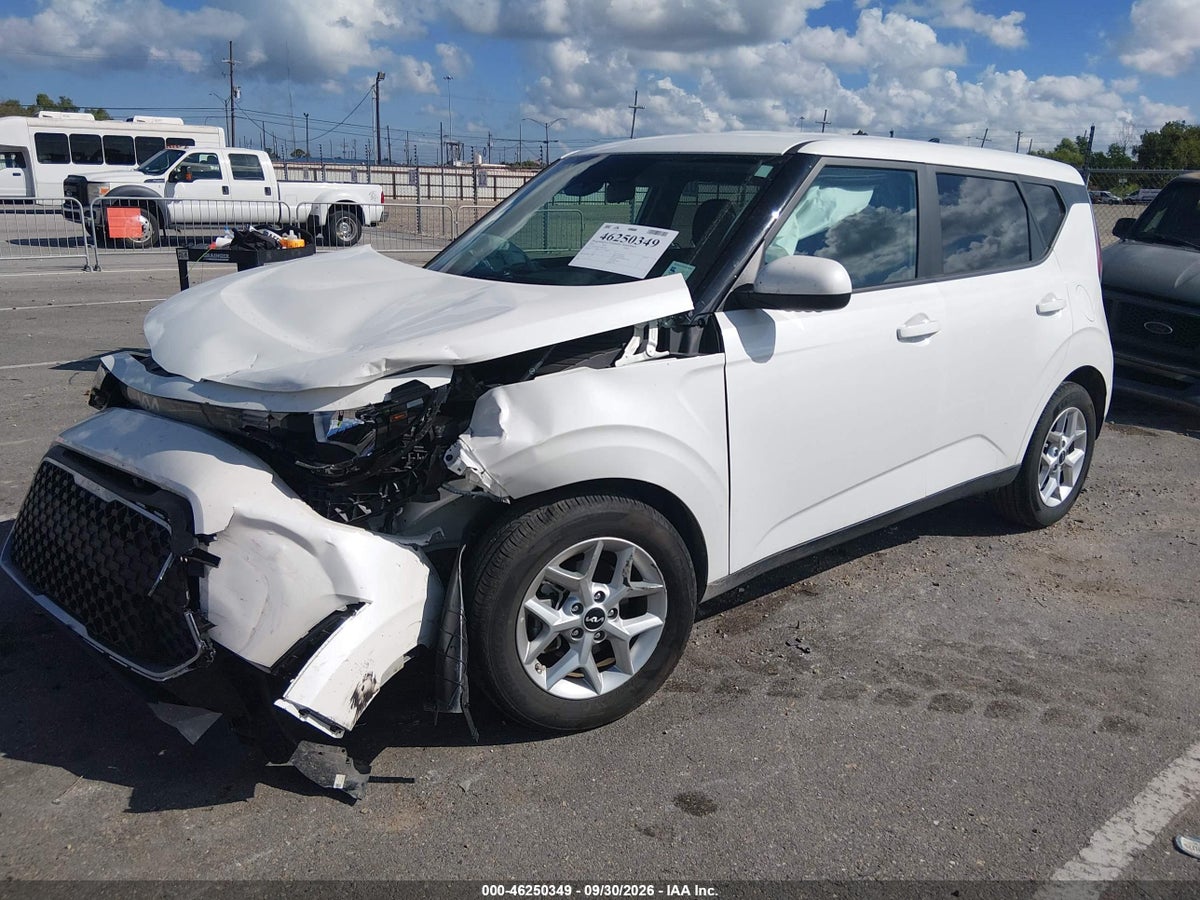 2025 KIA SOUL LX — photo 2