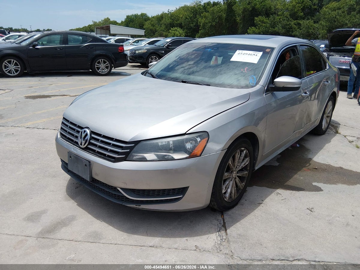2013 VOLKSWAGEN PASSAT 2.5L SEL — снимка 2