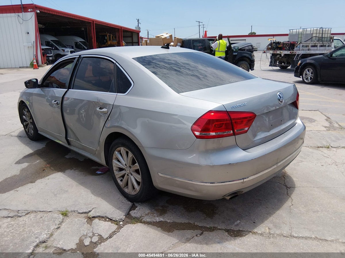 2013 VOLKSWAGEN PASSAT 2.5L SEL — снимка 3