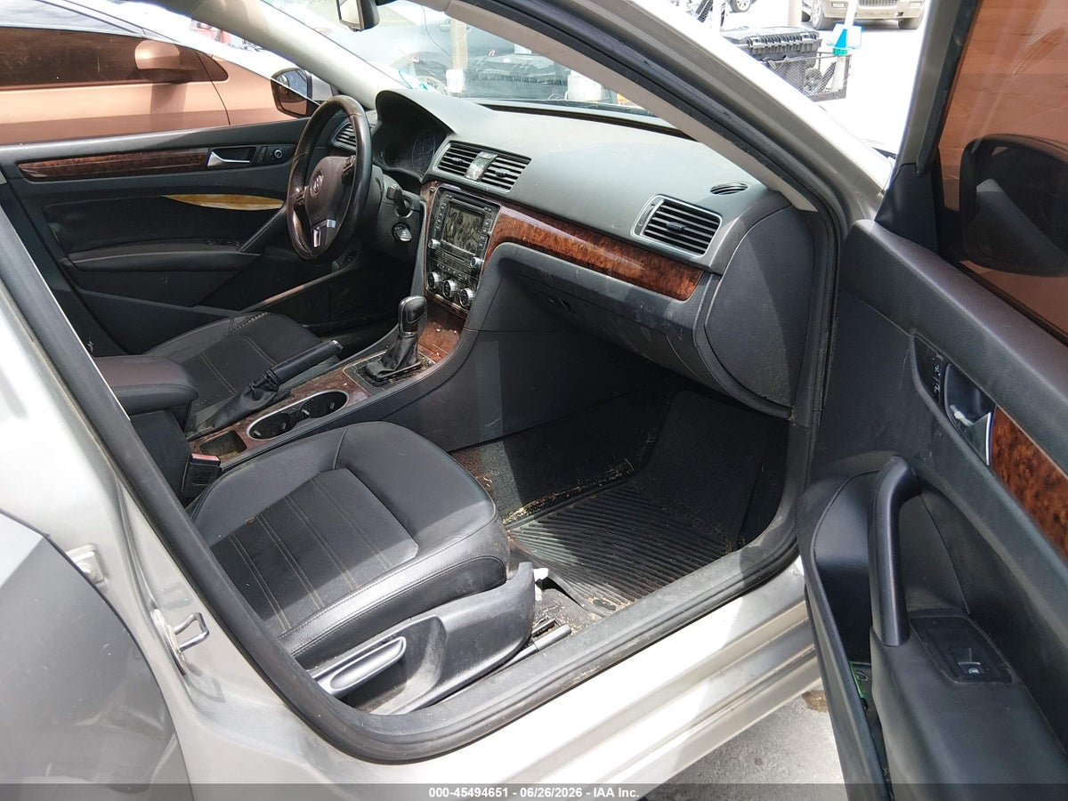 2013 VOLKSWAGEN PASSAT 2.5L SEL — снимка 5