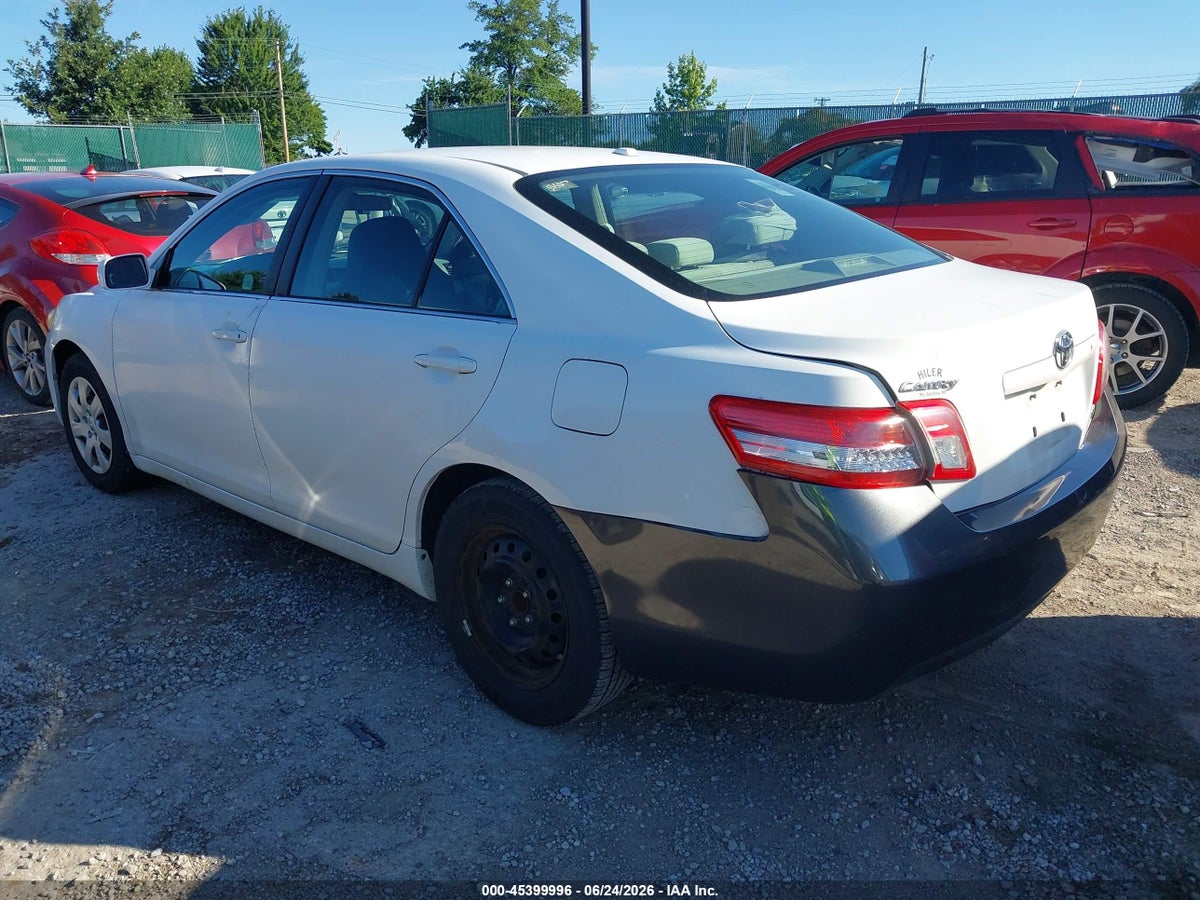 2010 TOYOTA CAMRY LE — снимка 3