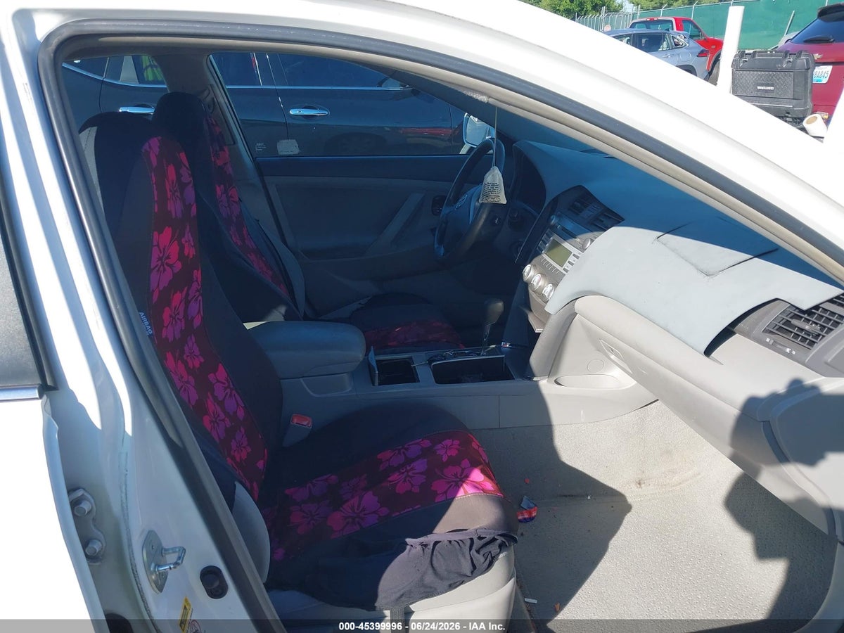 2010 TOYOTA CAMRY LE — снимка 5