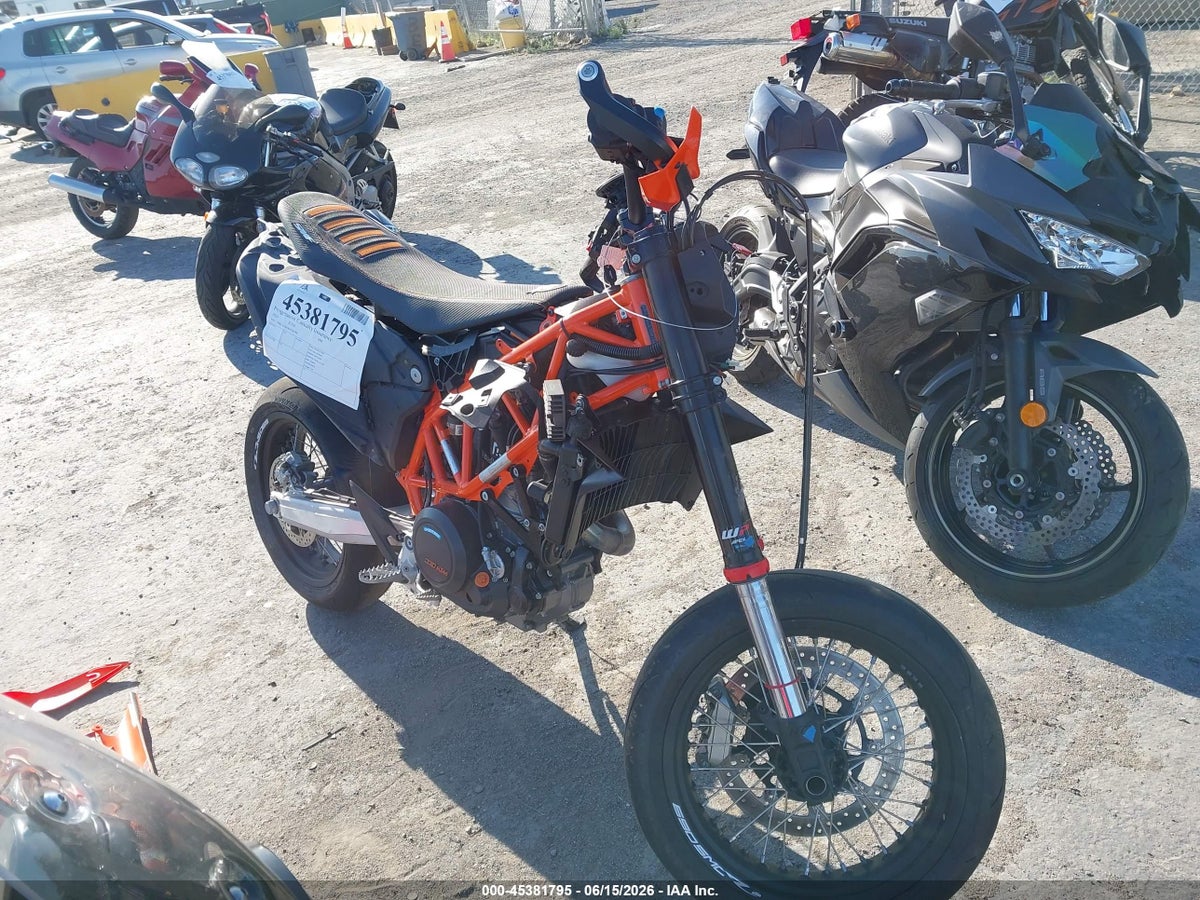 2024 KTM 690 SMC R