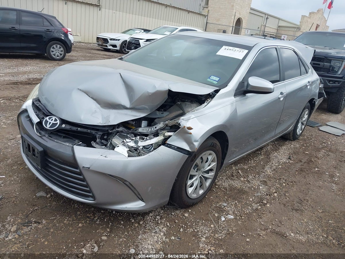 2015 TOYOTA CAMRY LE — снимка 2