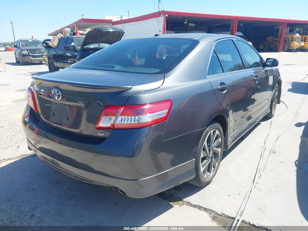 2011 TOYOTA CAMRY SE V6 — снимка 4