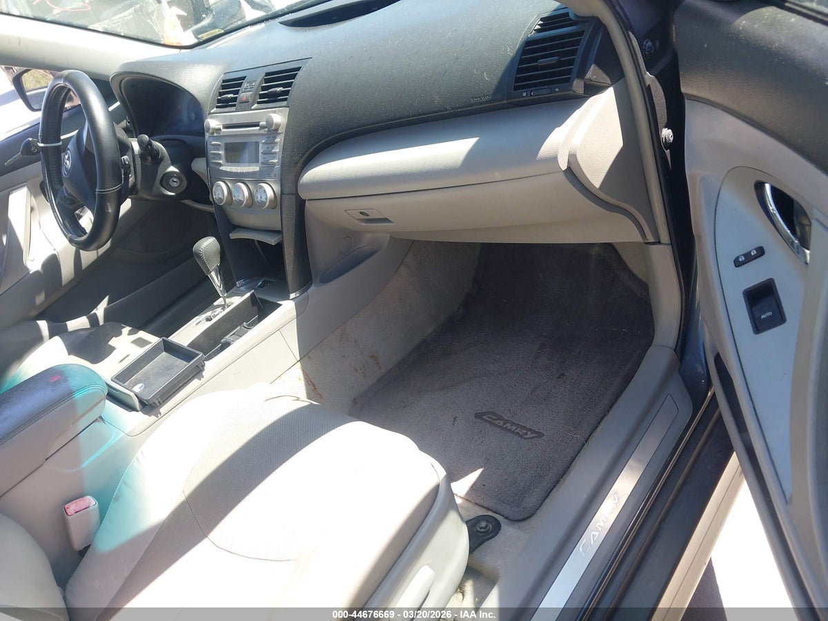 2011 TOYOTA CAMRY SE V6 — снимка 5