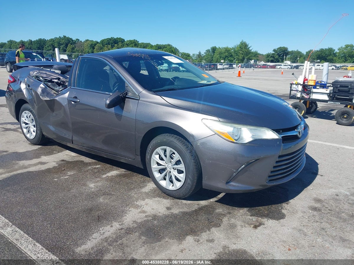 2015 TOYOTA CAMRY LE